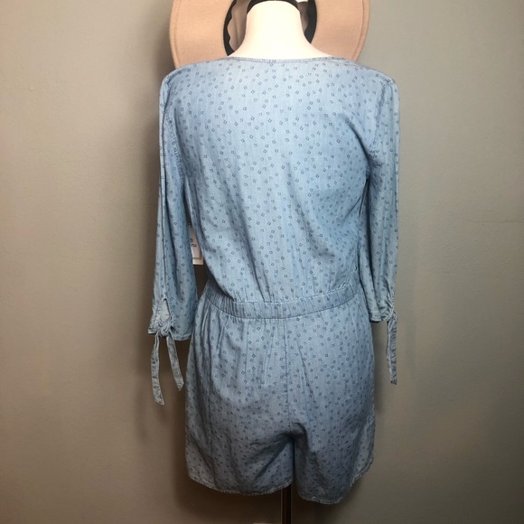 Susina V-Neck Stripe Chambray Romper - Picture 3 of 8